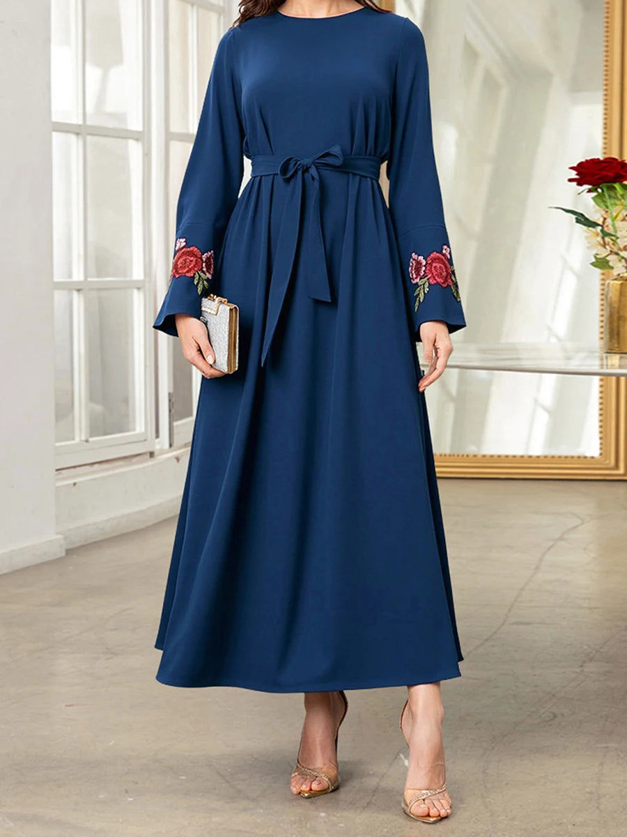 Elegant Floral Patterned Abaya Dress with Belt and Flare Sleeves Round Neck Long Sleeve Robe for Women Perfect for Prayer and