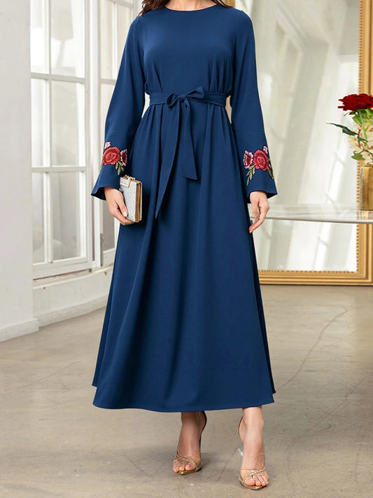 Elegant Floral Patterned Abaya Dress with Belt and Flare Sleeves Round Neck Long Sleeve Robe for Women Perfect for Prayer and